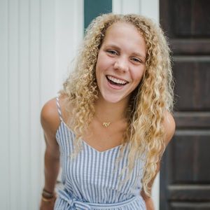 Meet your Posher, Leah